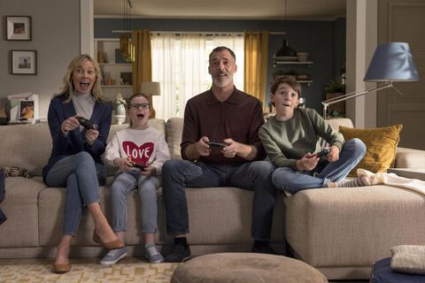 Pack Nintendo Switch Joy-con Néons +mario Kart 8 Deluxe (code De Téléchargement)