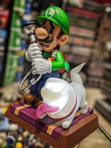 Statuette First 4 Figures - Luigi's Mansion 3 - Collector Lumineux 25 Cm