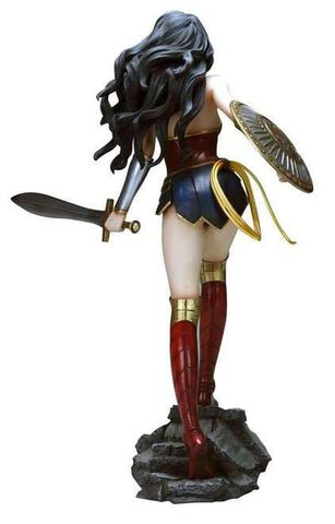 Statuette Yamato Usa - Dc Comics Fantasy - Gallery Pvc Wonder Woman 30 Cm