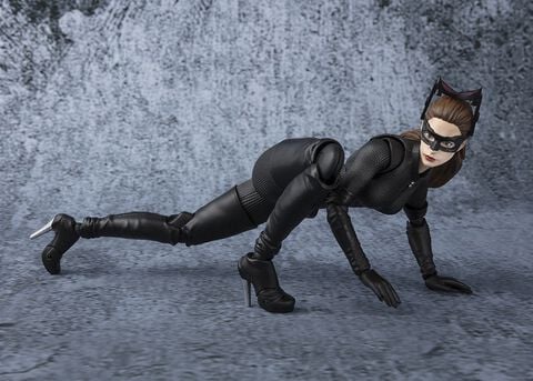 Figurine S.h Figuarts - The Dark Knight - Catwoman