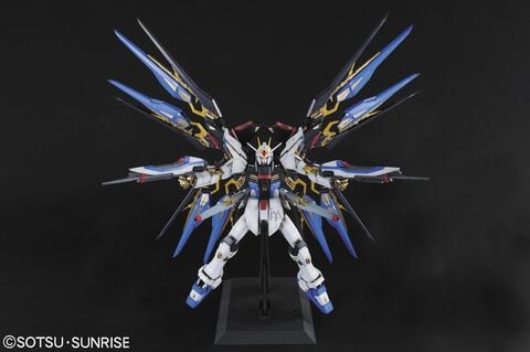 Maquette - Gundam - Pg Strike Freedom 1/60